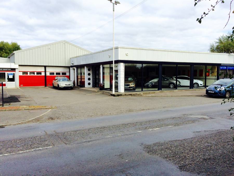 Outside the garage at Colin Nixon Autosafe